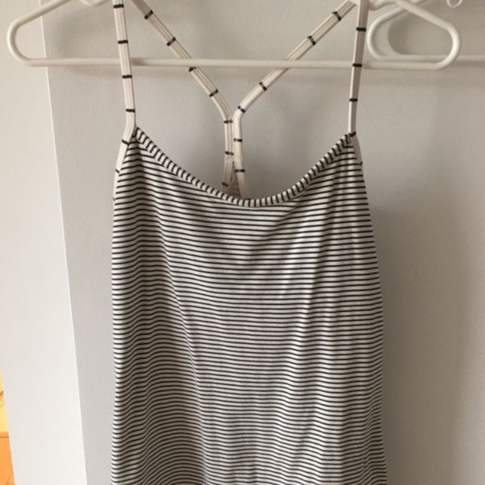 Lululemon Size 8 Tank - Picture 2 of 3